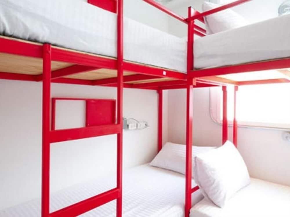 בנגקוק Jellybean Ezy Hostel Sathorn מראה חיצוני תמונה