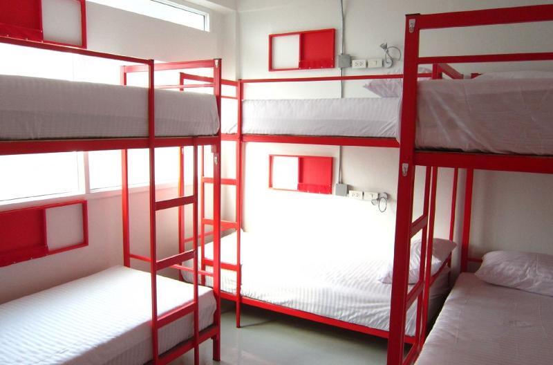 בנגקוק Jellybean Ezy Hostel Sathorn מראה חיצוני תמונה